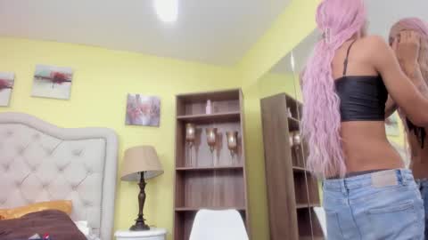 Sara Fox  online show from January 23, 1:02 pm