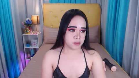 Snapshot of freshtsbigcum chatting on February 17, 9:13 am anna online show from February 17, 9:13 am