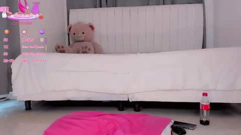 Vnecis Marn online show from November 28, 4:30 pm