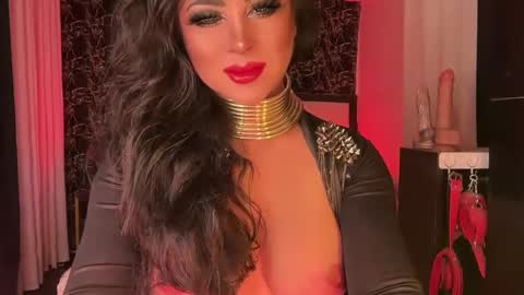 Snapshot of gaylecious chatting on January 2, 12:46 pm gayle online show from January 2, 12:46 pm