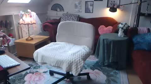 Gina online show from June 3, 7:53 am