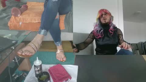 Snapshot of gingerpink1911 chatting on September 22, 10:42 am GingerPink online show from September 22, 10:42 am