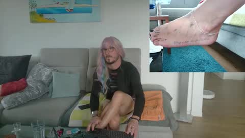 Snapshot of gingerpink1911 chatting on October 26, 10:55 am GingerPink online show from October 26, 10:55 am