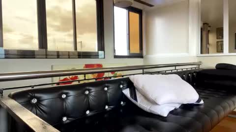 gleiahong online show from November 4, 11:59 pm