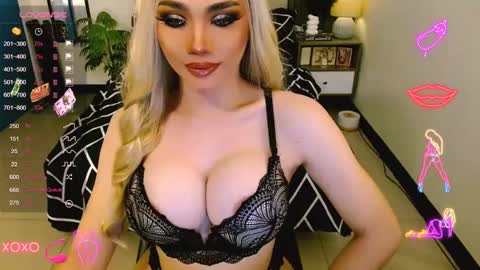 Kim - DONT FORGET TO FOLLOW AND GIME THUMBS UP online show from February 3, 4:04 am