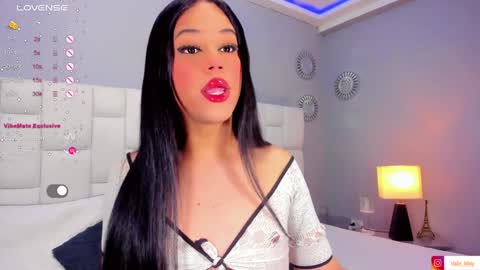 goddesshaans_ online show from December 11, 5:02 am