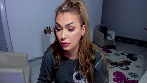 Nicole.. online show from January 27, 5:14 am