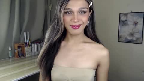 Lily is Gold online show from November 23, 6:32 pm