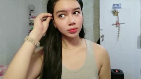 geneviev online show from March 18, 7:07 am