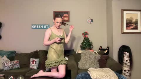 SexQueen Nikki online show from December 26, 5:58 am