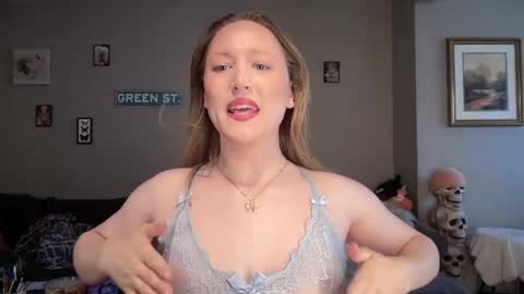 SexQueen Nikki online show from April 5, 10:52 pm