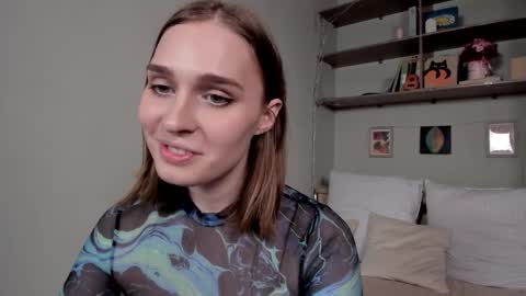 Mia online show from November 20, 7:31 am