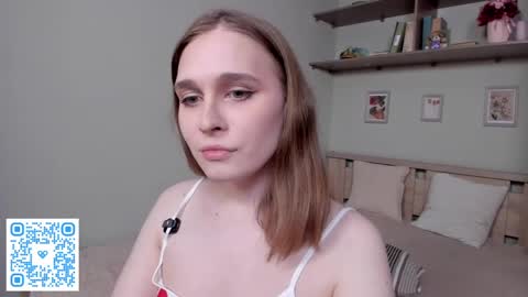 Mia online show from April 15, 7:58 pm