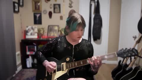 Saoirse online show from December 5, 6:48 am