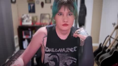 Saoirse online show from December 5, 4:50 pm