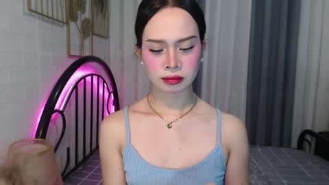 hoelymolly online show from June 30, 6:30 pm