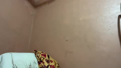 holly_wyn online show from August 5, 9:37 am