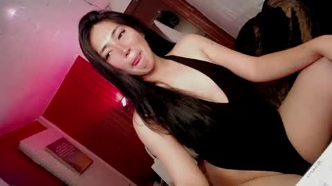 its me CLAUDIA online show from June 13, 3:28 am
