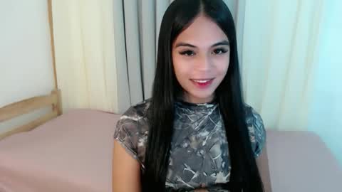 hot_cummerr online show from April 9, 11:22 pm