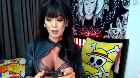 Jessica Cumshow FOLLOW ME online show from April 4, 6:00 am