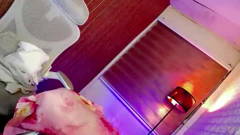 hotfucking_queen1111 online show from April 12, 9:01 am