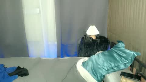 hugecock_caramel online show from March 22, 12:10 pm