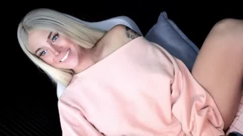 Candy Moore online show from June 27, 4:57 pm