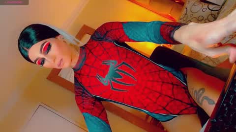 isabellagirs online show from October 31, 9:08 am