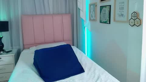 Isabelle Daza online show from February 27, 12:22 pm