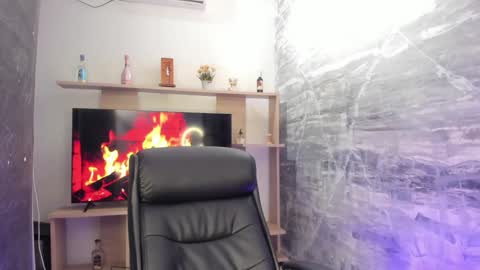 Isa online show from December 24, 5:05 am