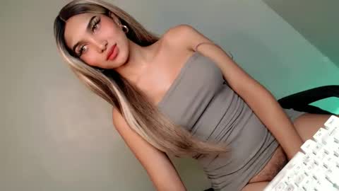 Bella online show from January 18, 4:52 am