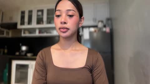 kirstenelsie online show from January 19, 6:00 am