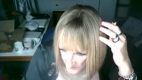 Jademinx online show from December 1, 4:42 pm