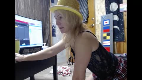 Jamie Bottoms online show from December 31, 6:13 pm