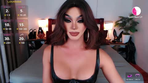 Queen Jenifer online show from April 11, 4:54 pm