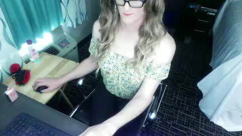 Snapshot of jennacd4life chatting on January 28, 5:56 pm Jenna Cross online show from January 28, 5:56 pm