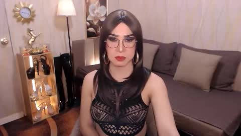 jenniegarcia online show from January 10, 6:41 am