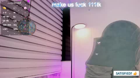 JESSI AND NAOMI online show from March 7, 12:05 am