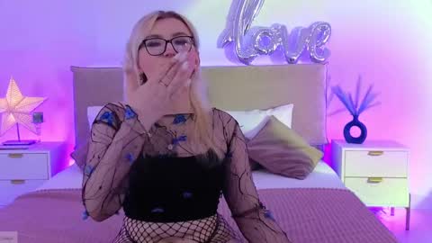 Jules Nightt online show from May 31, 9:27 pm