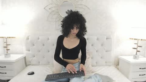 julietta    online show from April 2, 12:14 pm