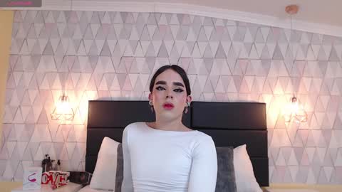 Justine online show from February 4, 4:05 am