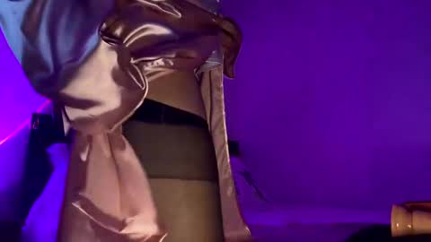 KIM  online show from March 7, 5:24 am