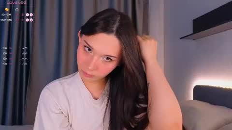Kaia Sunshine online show from July 22, 2:43 pm