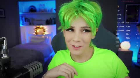 Snapshot of katie_cutie_ts chatting on September 21, 6:35 pm Katie online show from September 21, 6:35 pm