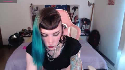 luna   online show from November 5, 9:47 pm