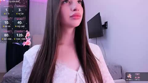 Khloe online show from September 28, 6:40 pm