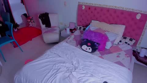 KittyChanel online show from December 5, 6:18 am