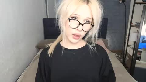 Kristy online show from April 13, 2:32 pm