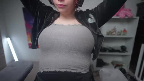 Snapshot of krystalsyxx chatting on March 8, 5:11 pm Krystal Syx online show from March 8, 5:11 pm