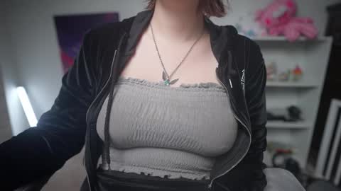 Snapshot of krystalsyxx chatting on March 11, 6:19 pm Krystal Syx online show from March 11, 6:19 pm